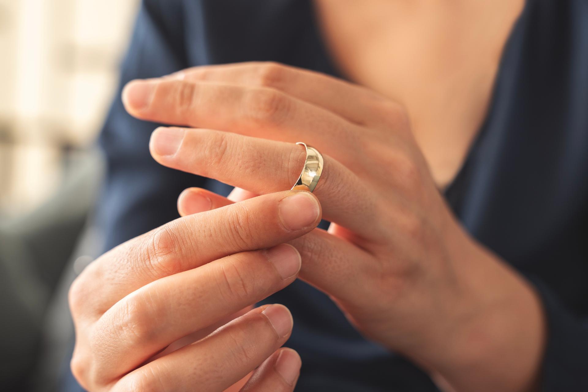 My Spouse Wants Out – A Free Guide to Help You Save Your Marriage